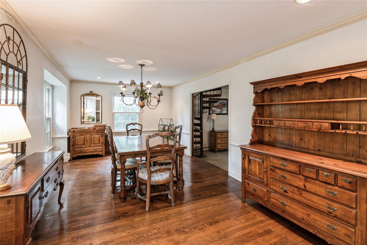 Chandelier, Dining room, Interior, Recessed Lighting, Wood Texture Flooring