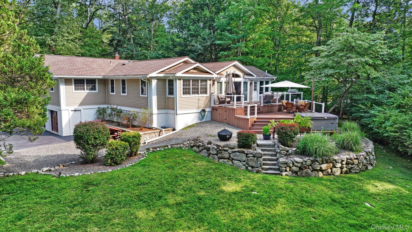 Backyard, Exterior, Hot Tub