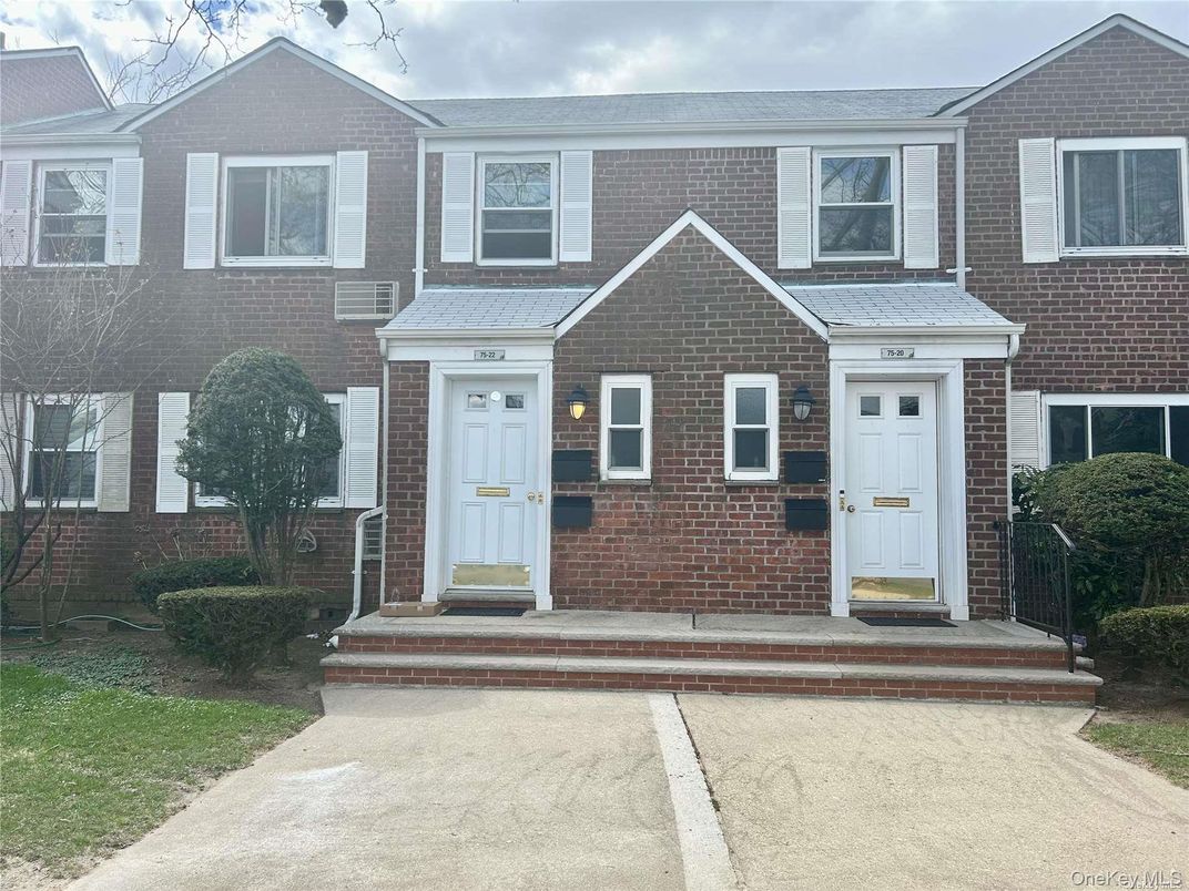 Attached, Exterior, Facade, Brick Facade, Rowhouse