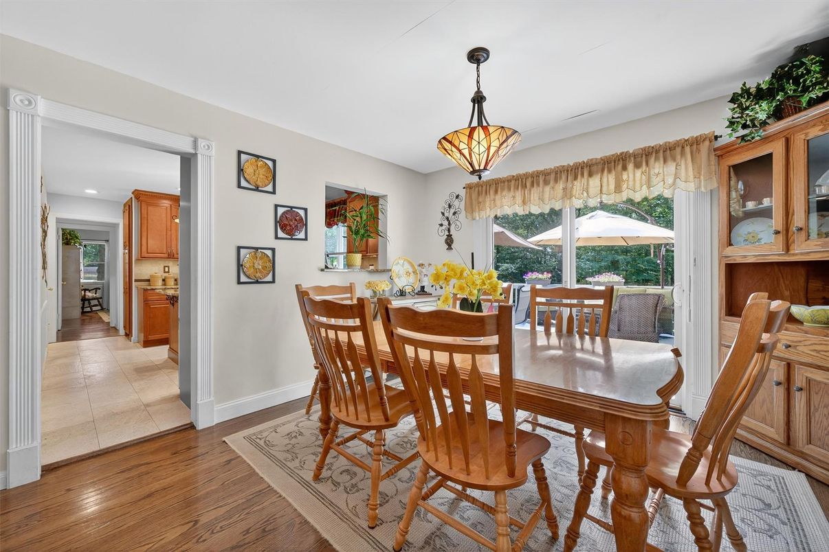 Dining room, Interior, Pendant Lights, Recessed Lighting, Wood Texture Flooring