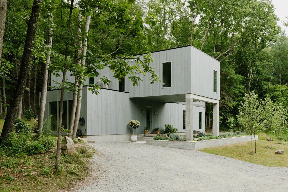 Backyard, Exterior, Facade, Modern