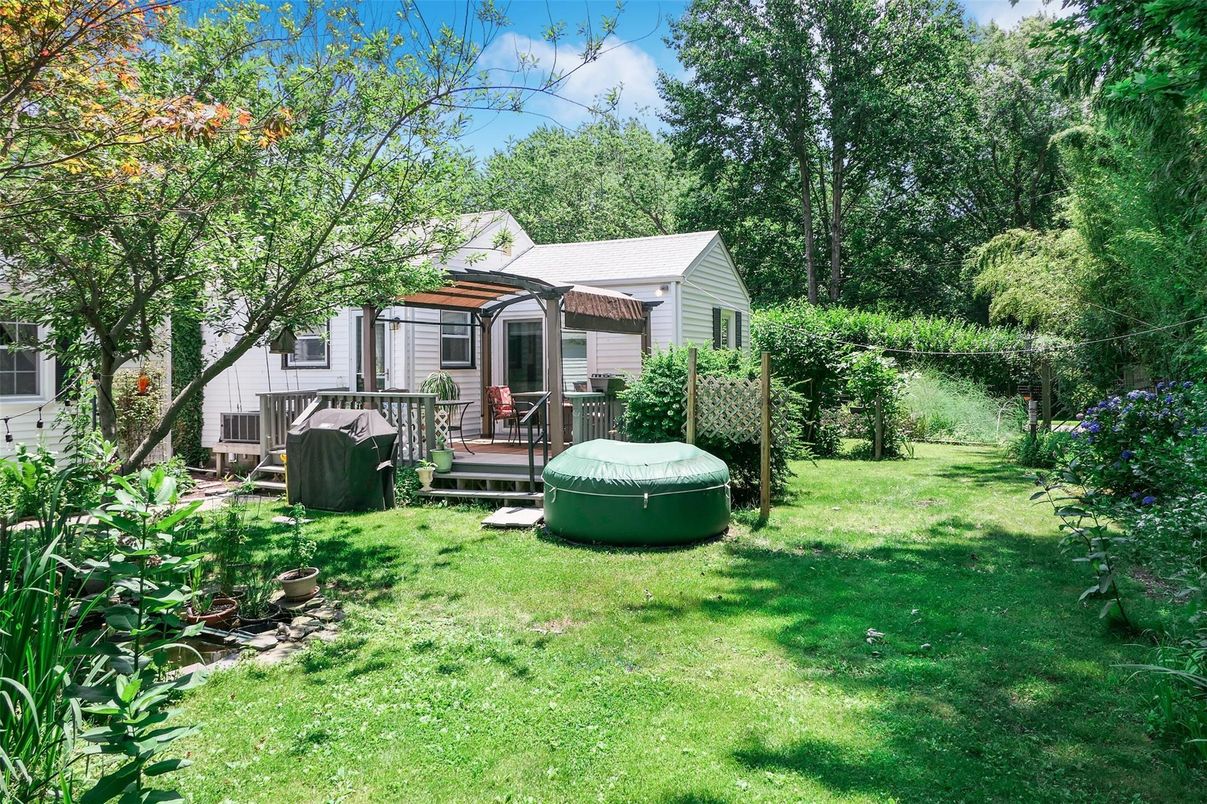 Backyard, Exterior, Hot Tub