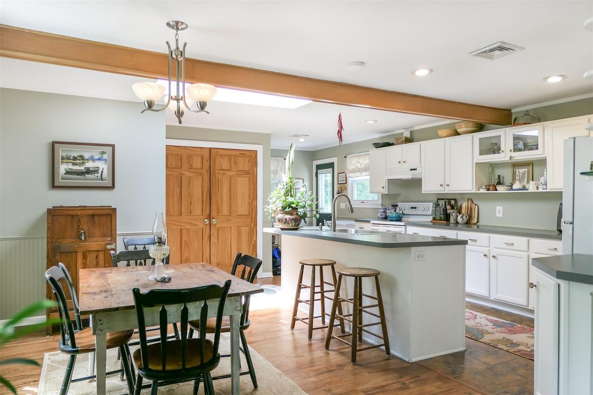 Dining room, Interior, Kitchen, Pendant Lights, Recessed Lighting, Wood Texture Flooring