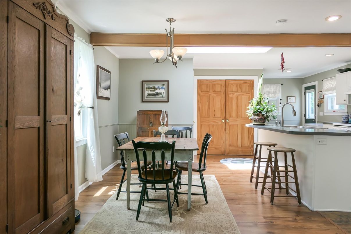 Chandelier, Dining room, Interior, Kitchen, Pendant Lights, Recessed Lighting, Wood Texture Flooring