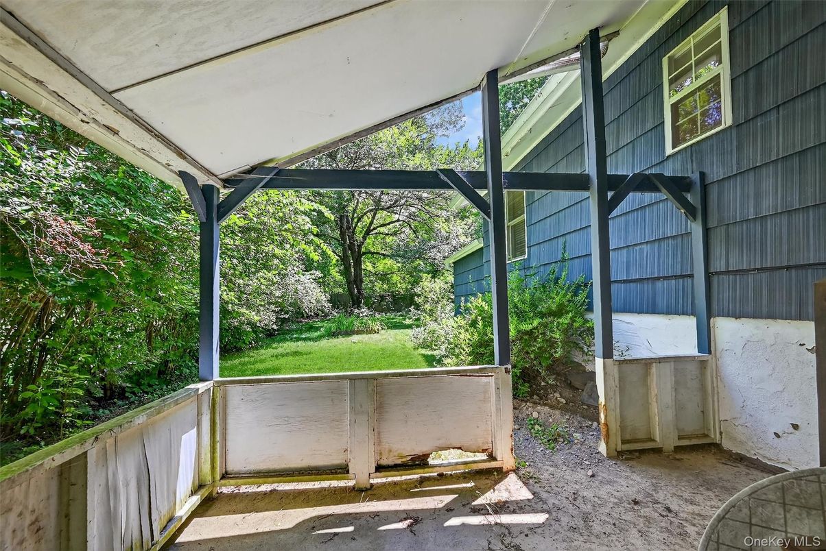 Exterior, Sun Room