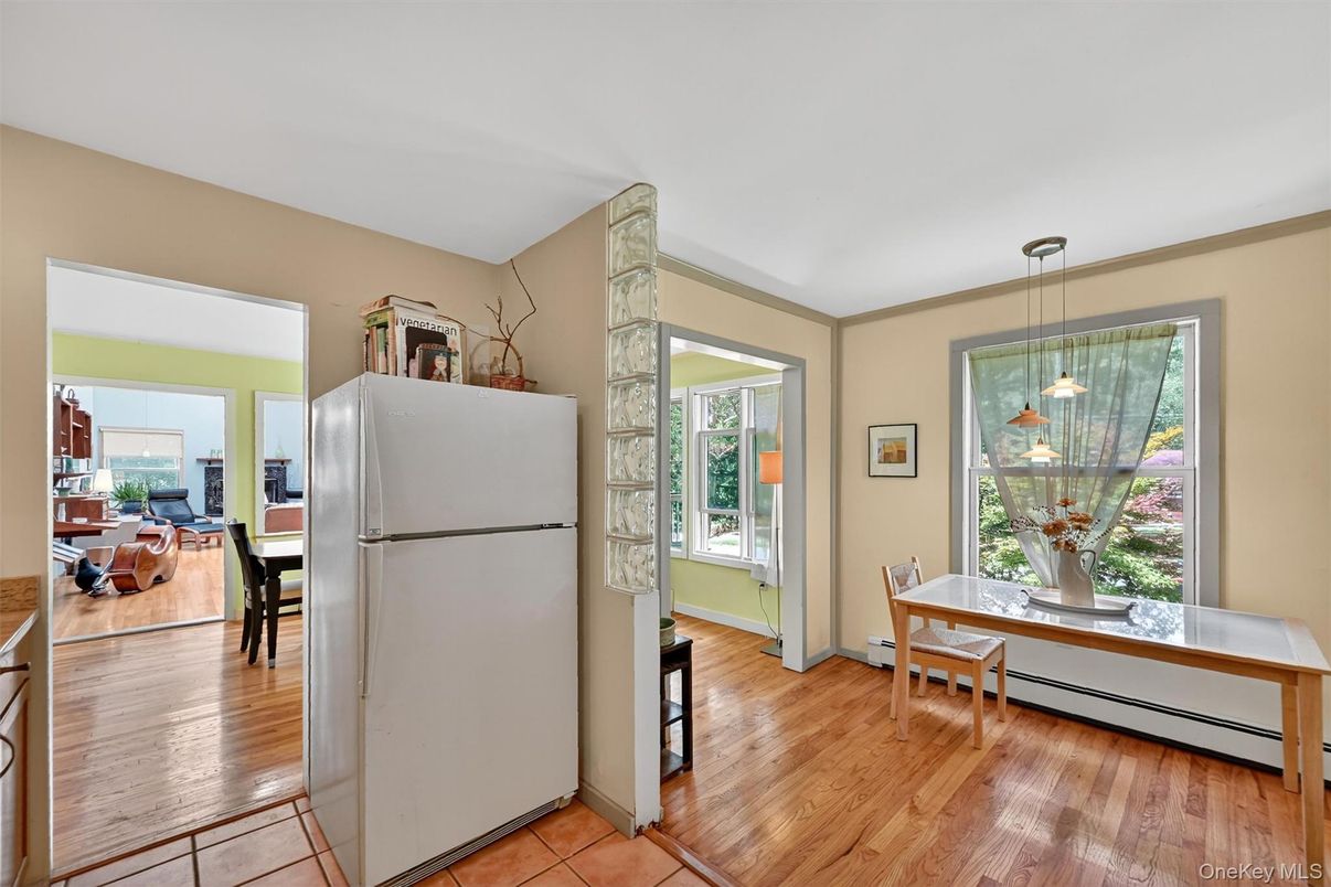 Dining room, Interior, Kitchen, Pendant Lights, Wood Texture Flooring