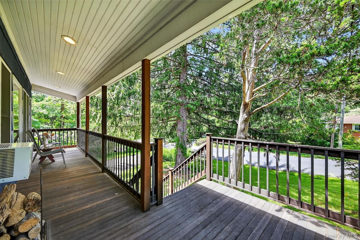 Exterior, Wood Texture Flooring