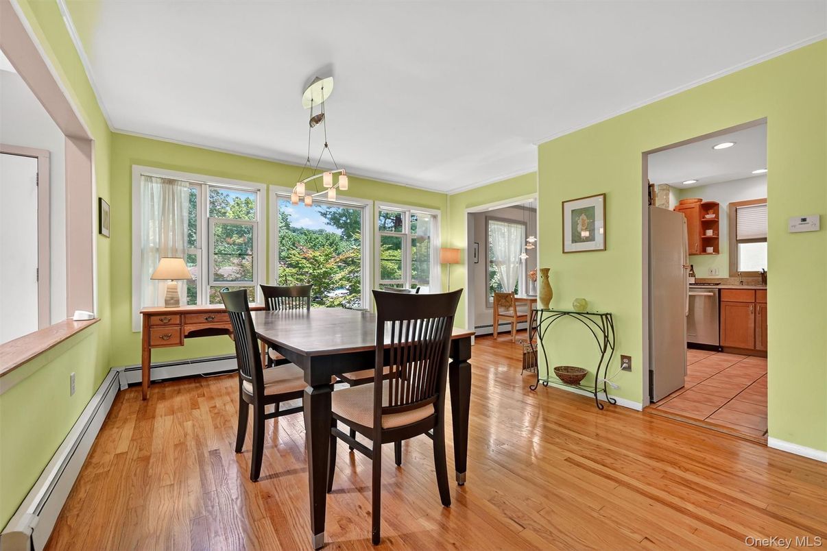 Dining room, Interior, Kitchen, Pendant Lights, Recessed Lighting, Wood Texture Flooring