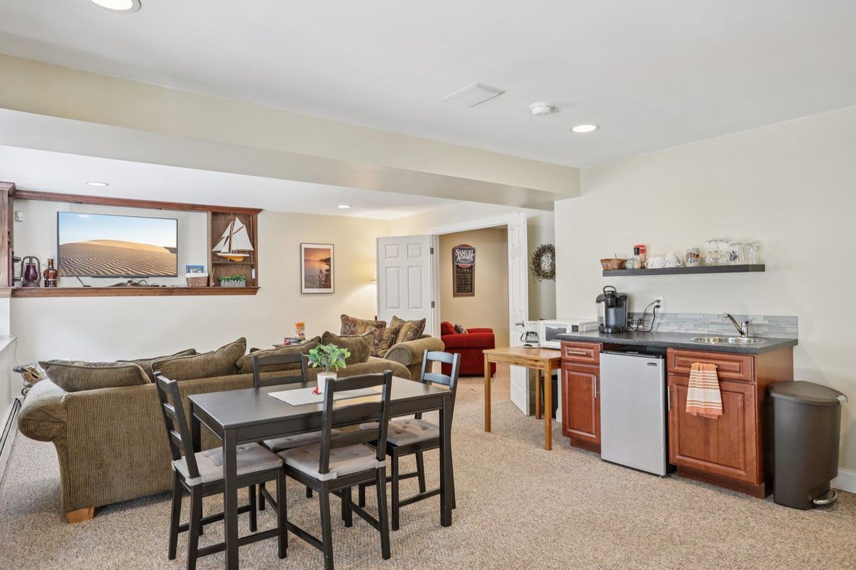 Dining room, Interior, Living room, Recessed Lighting