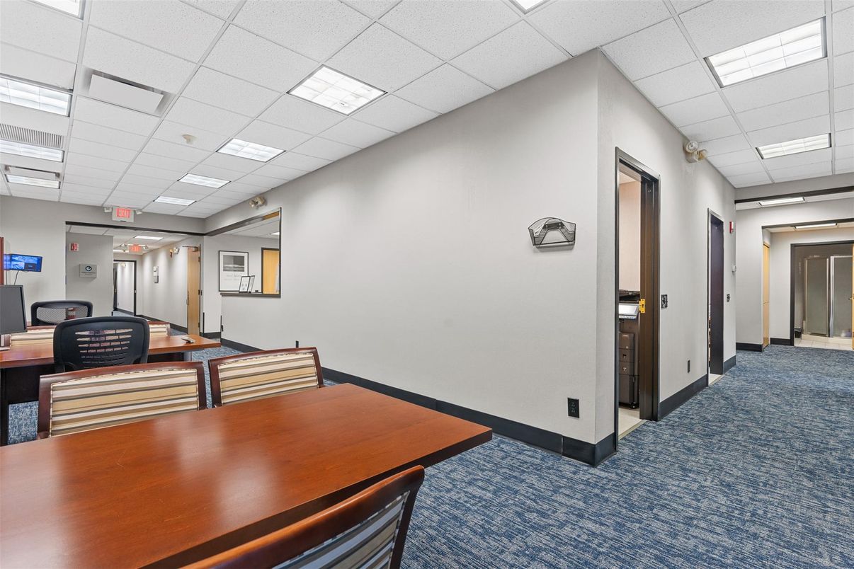 Dining room, Interior, Recessed Lighting