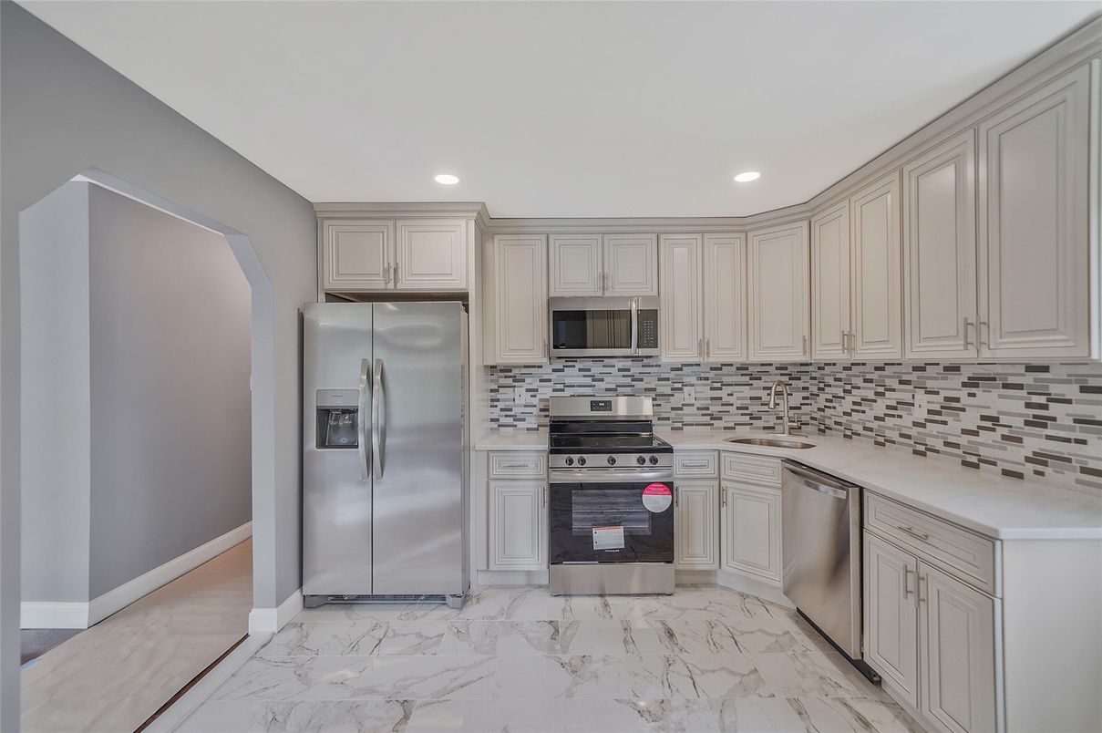 Interior, Kitchen, Marble, Recessed Lighting, Stainless Steel Appliances