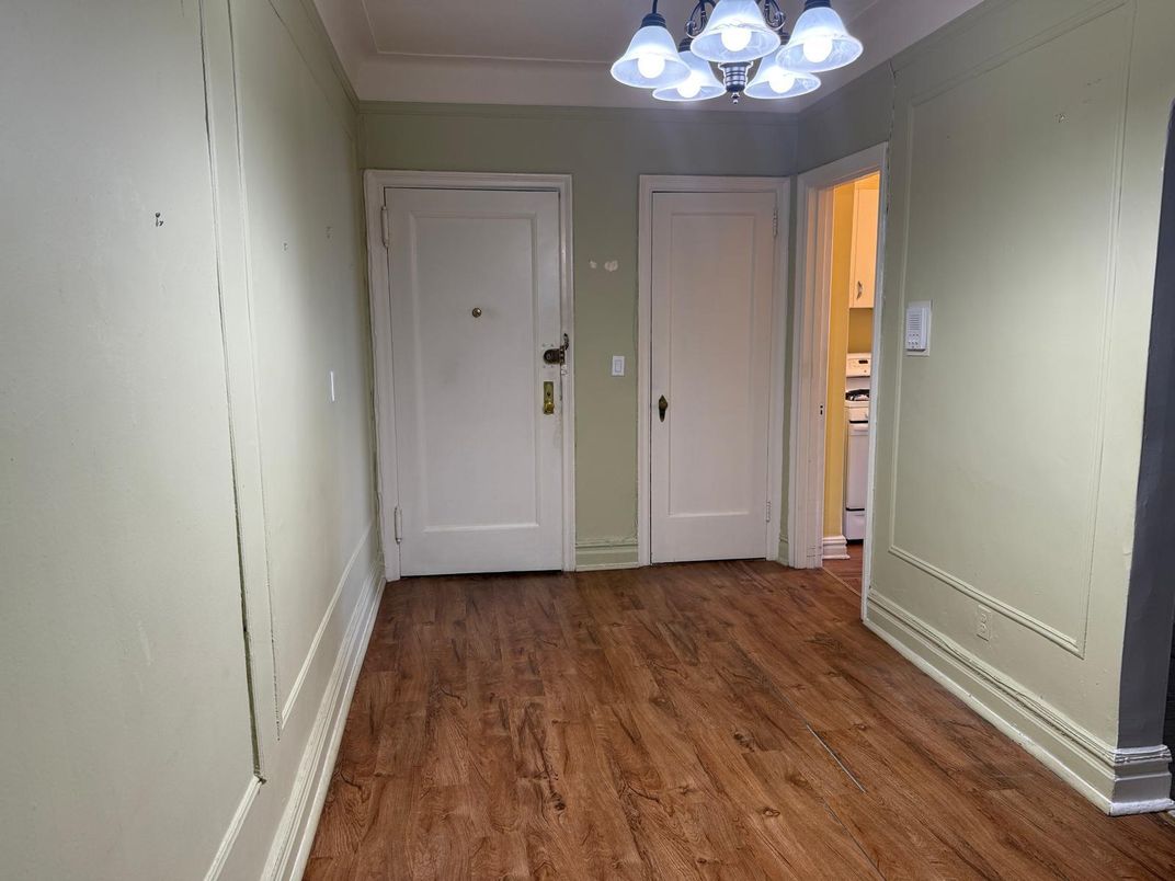 Chandelier, Empty room, Interior, Wood Texture Flooring