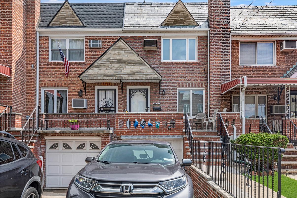 Attached, Exterior, Facade, Brick Facade, Rowhouse
