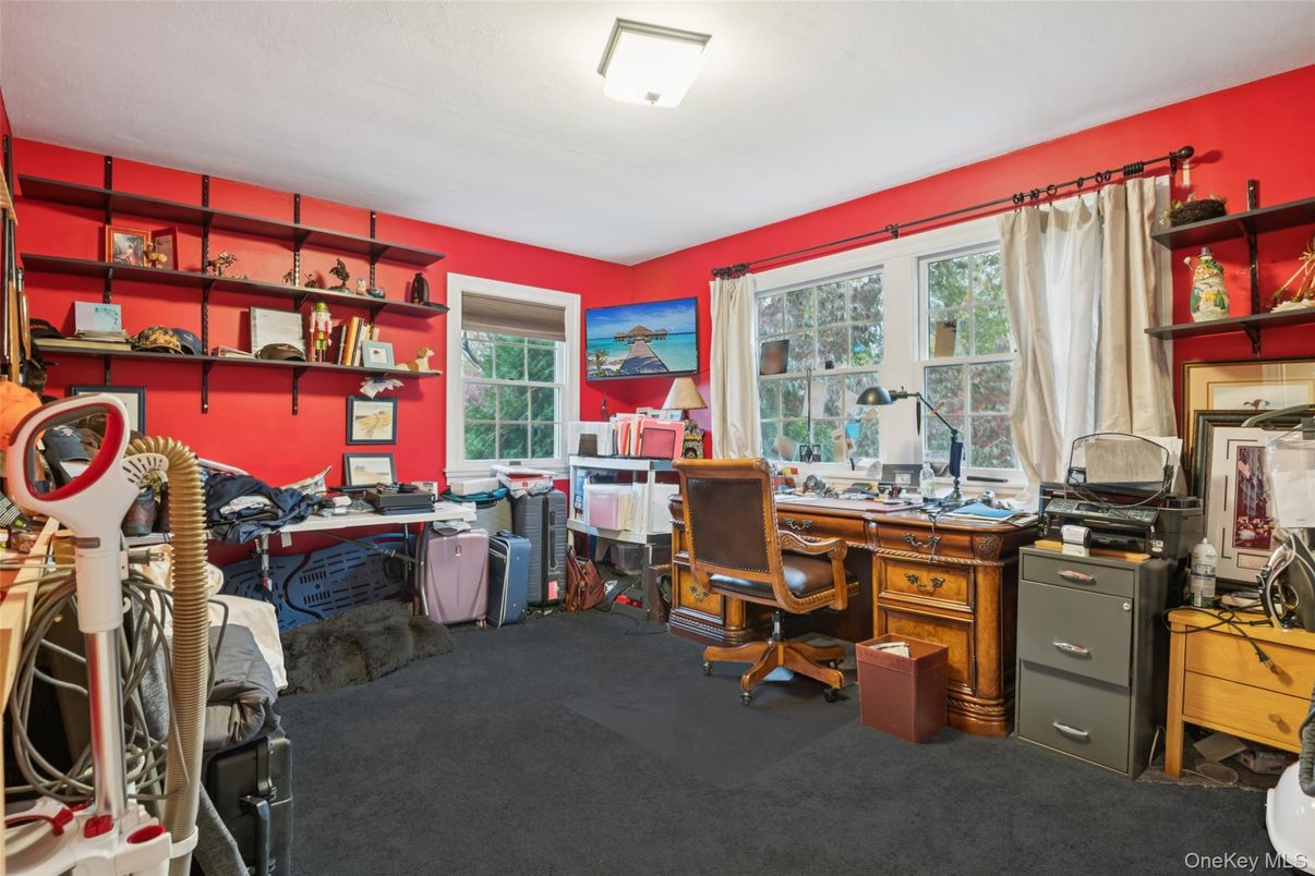 Home Office, Interior