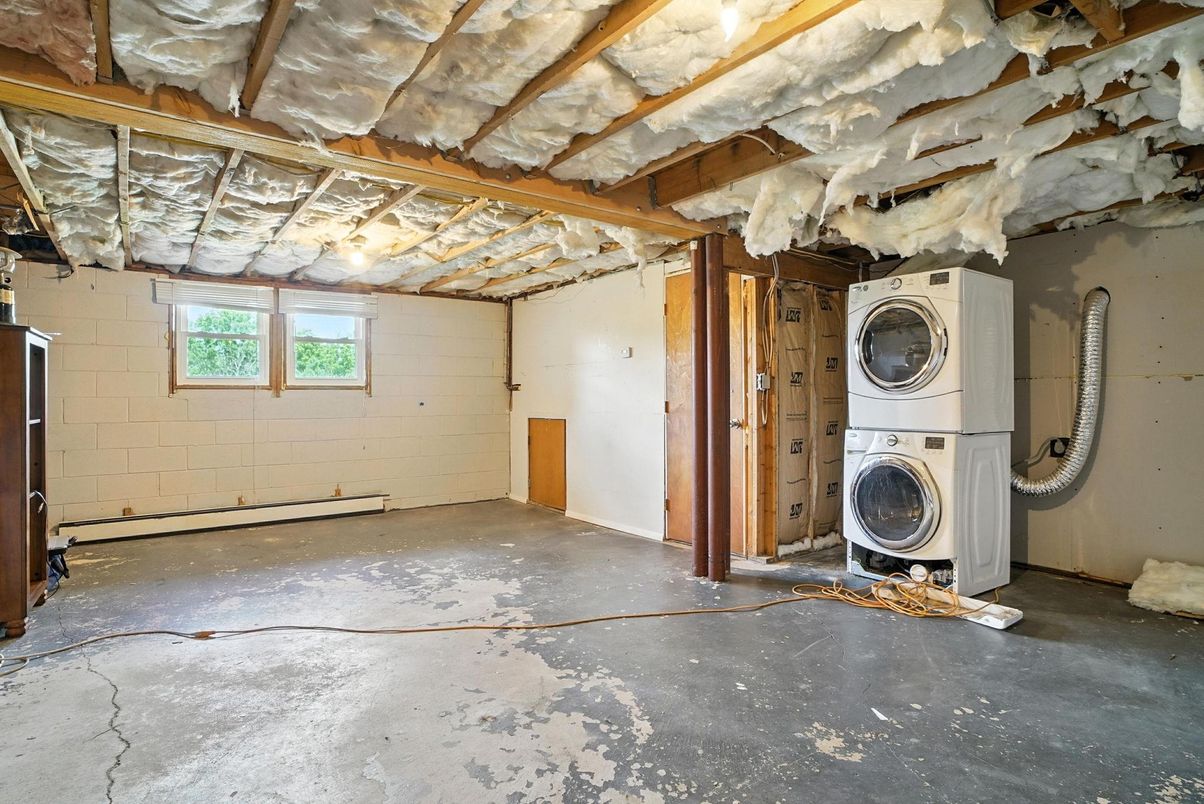 Empty room, Interior, Utility Closets, Washer