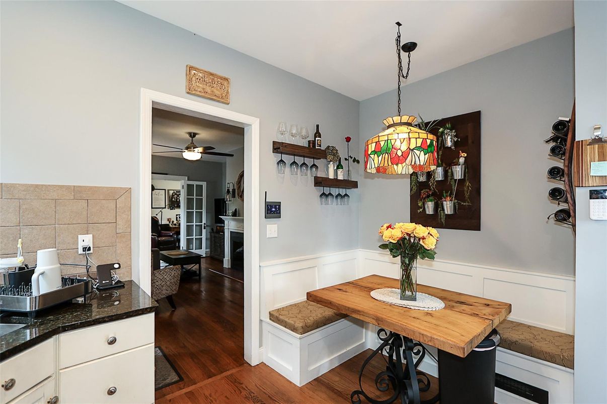 Interior, Pendant Lights, Wood Texture Flooring