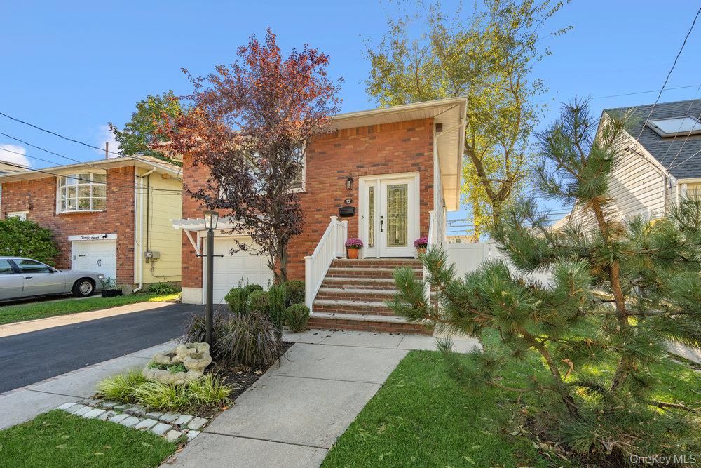 Attached, Exterior, Facade, Brick Facade, None