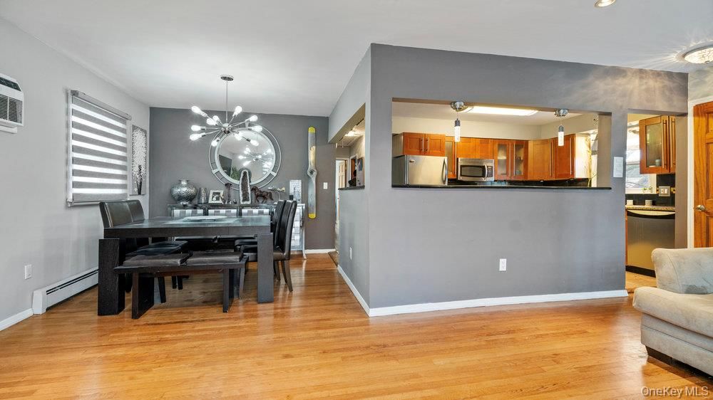 Dining room, Interior, Kitchen, Pendant Lights, Recessed Lighting, Wood Texture Flooring