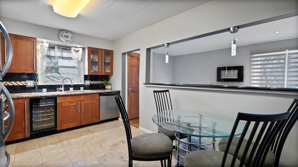 Dining room, Interior, Kitchen, Recessed Lighting, Stainless Steel Appliances