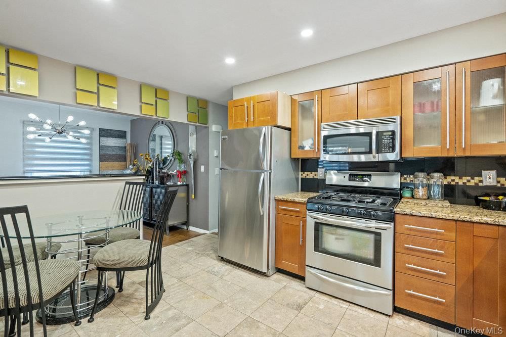 Dining room, Interior, Kitchen, Recessed Lighting, Stainless Steel Appliances