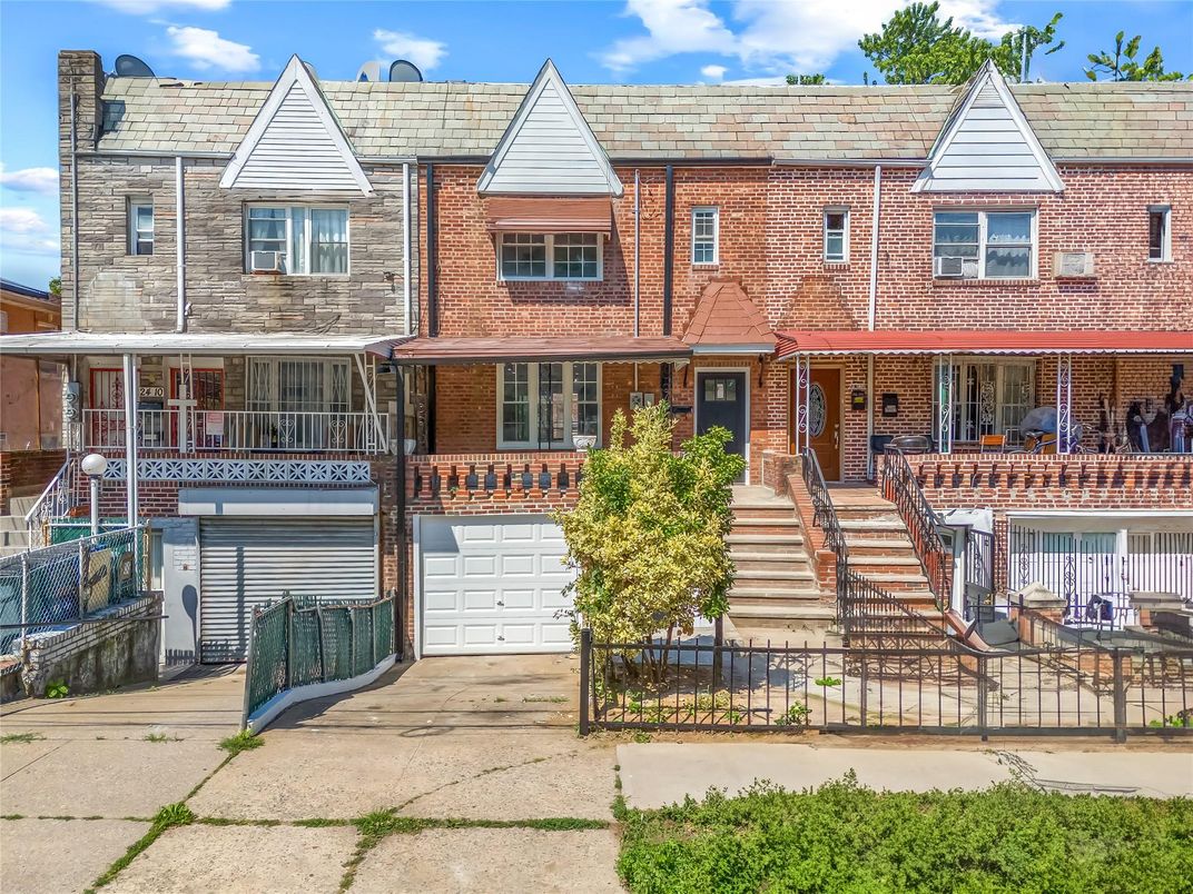 Attached, Exterior, Facade, Brick Facade, Rowhouse