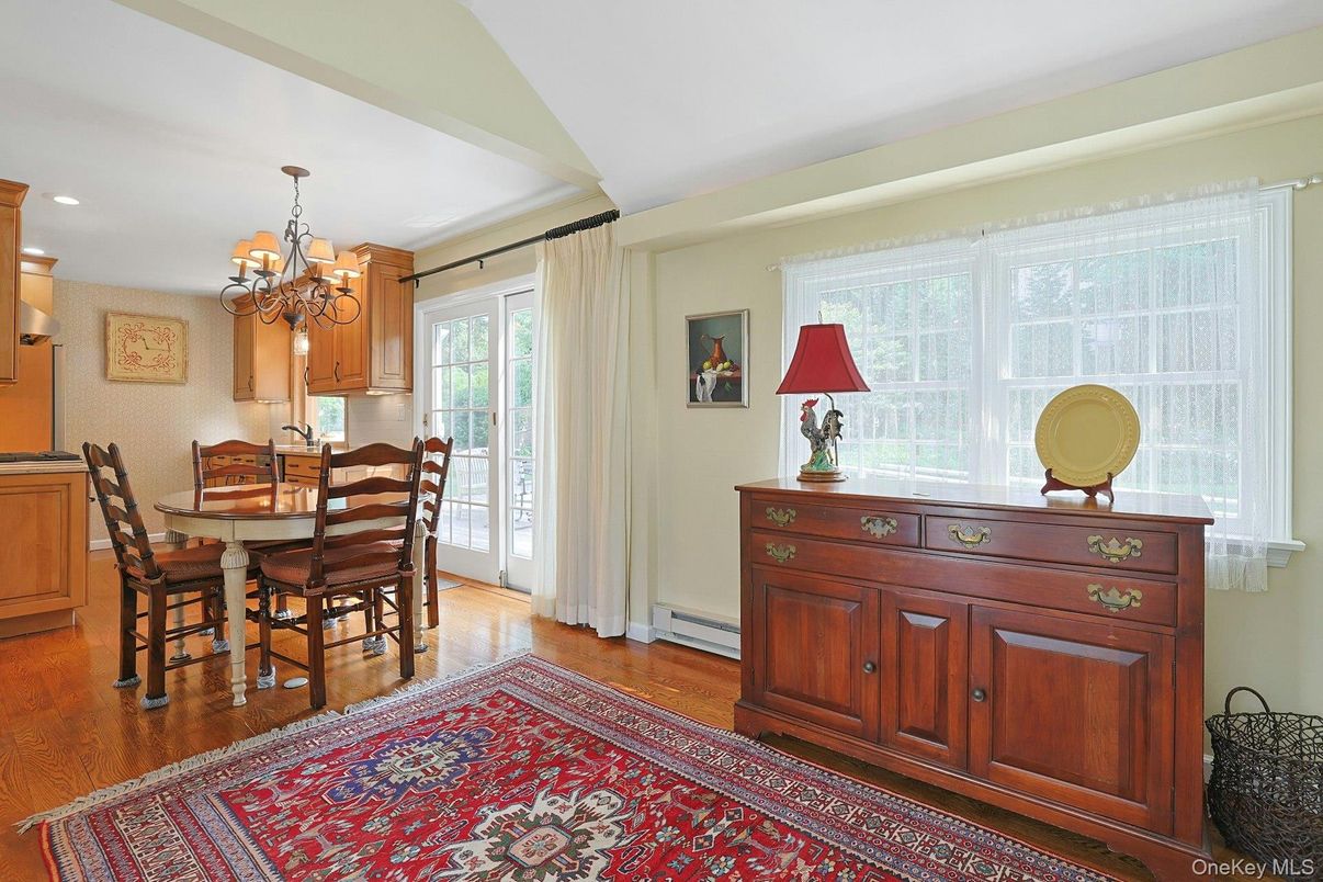 Chandelier, Dining room, Interior, Recessed Lighting, Wood Texture Flooring