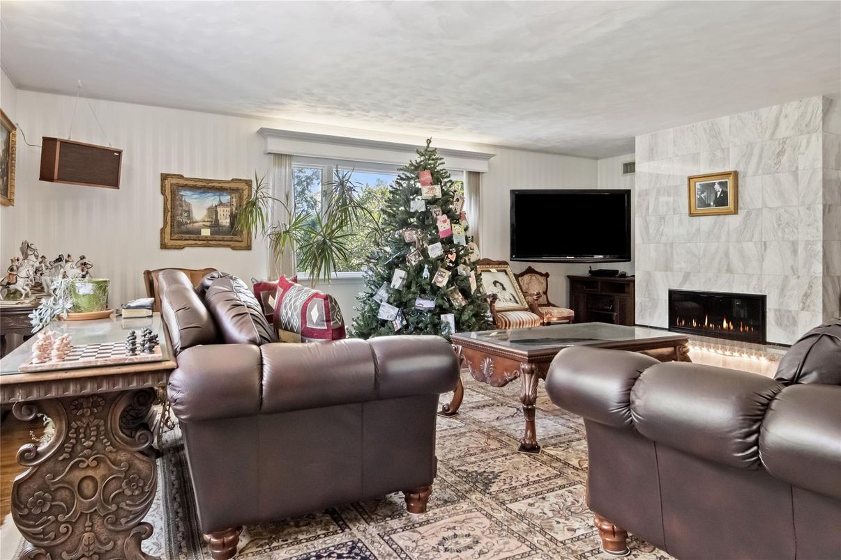 Fireplace, Interior, Living room