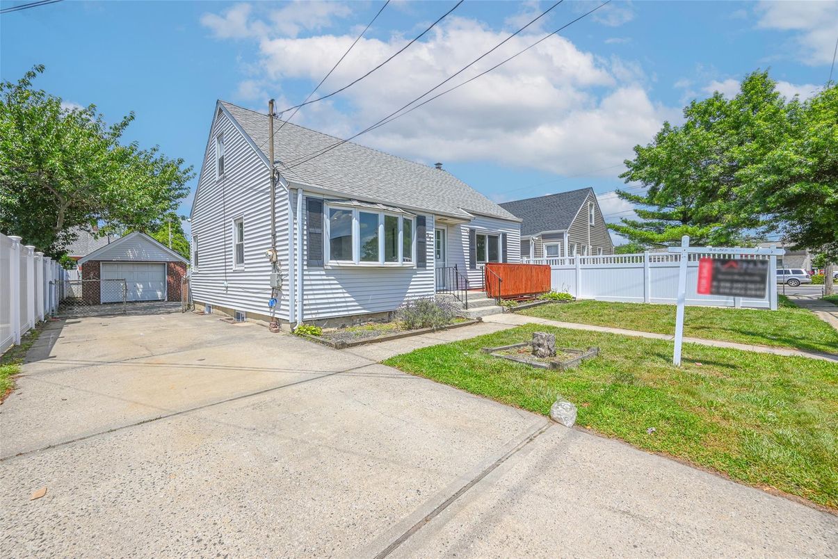 Backyard, Detached Garage, Exterior
