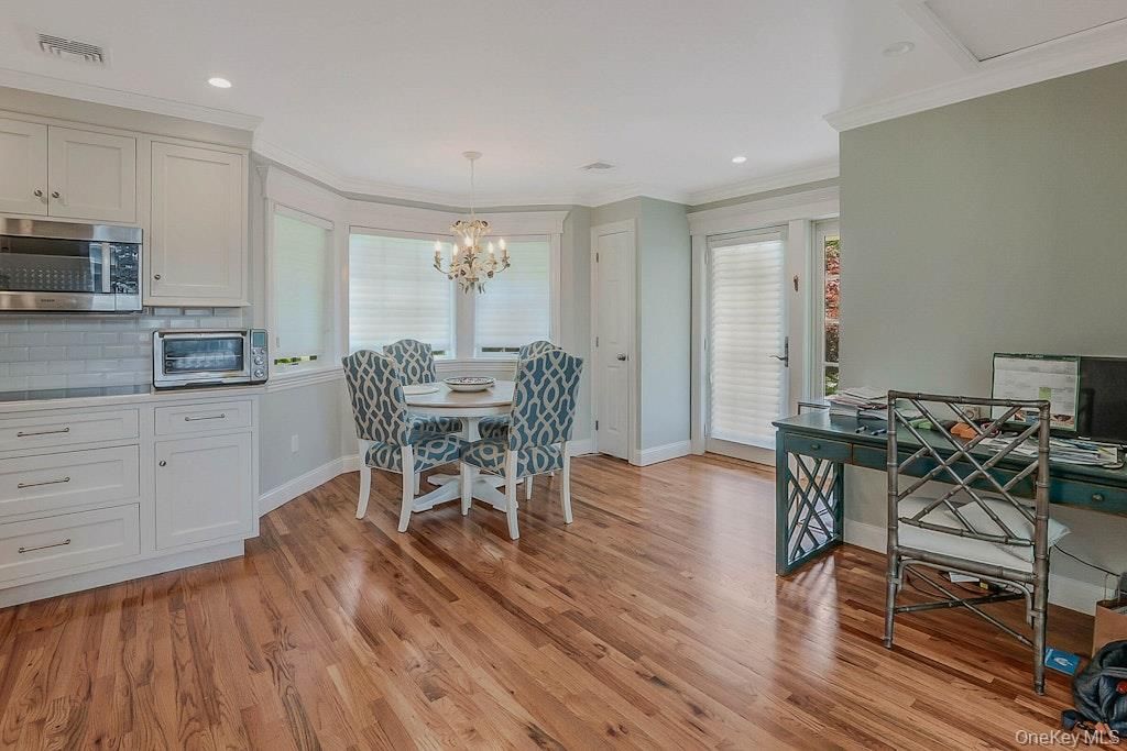 Chandelier, Dining room, Interior, Kitchen, Recessed Lighting, Wood Texture Flooring
