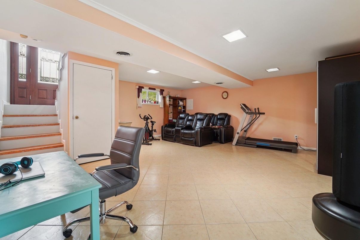 Fitness Equipment, Home Office, Interior, Recessed Lighting