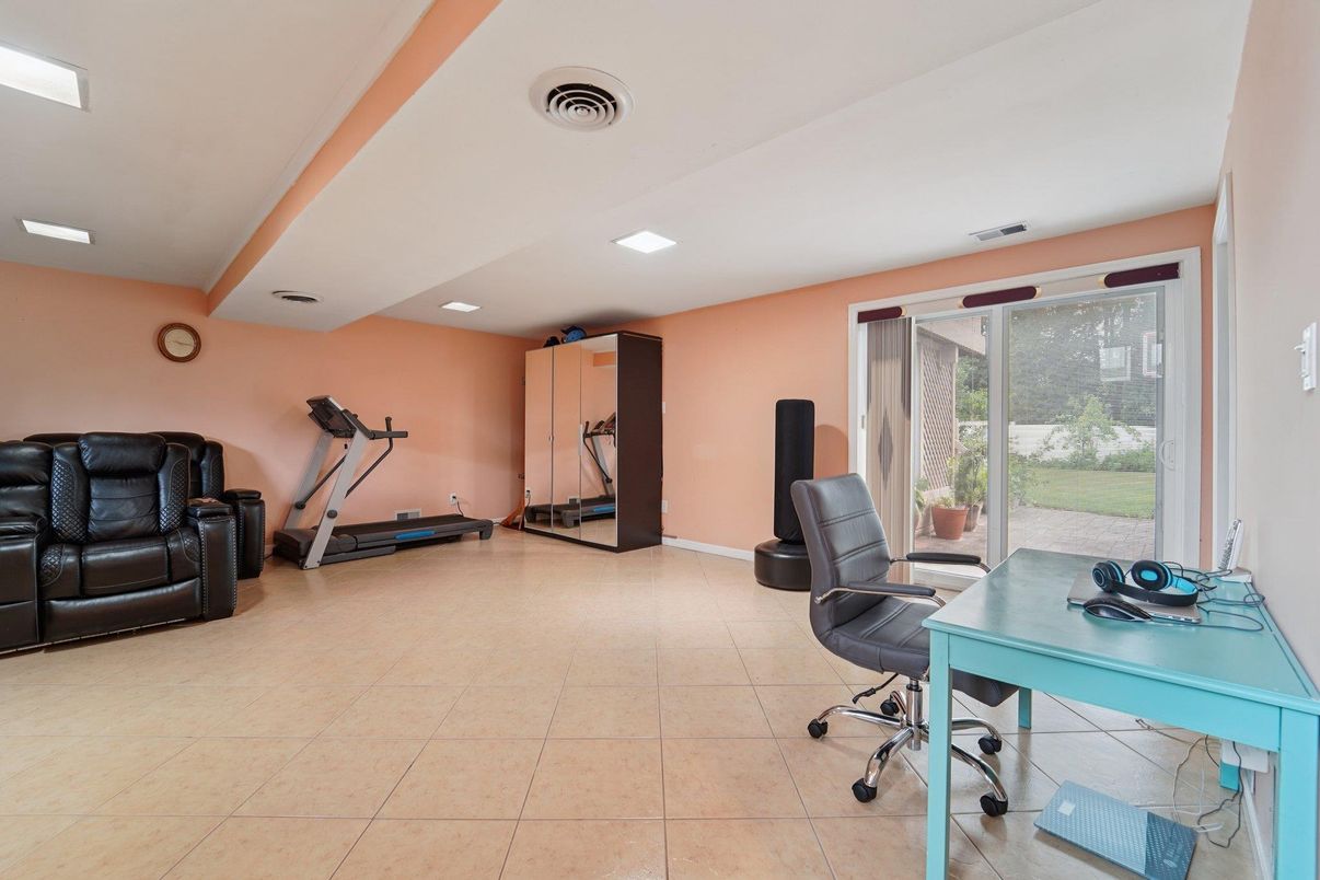 Fitness Equipment, Home Office, Interior, Recessed Lighting