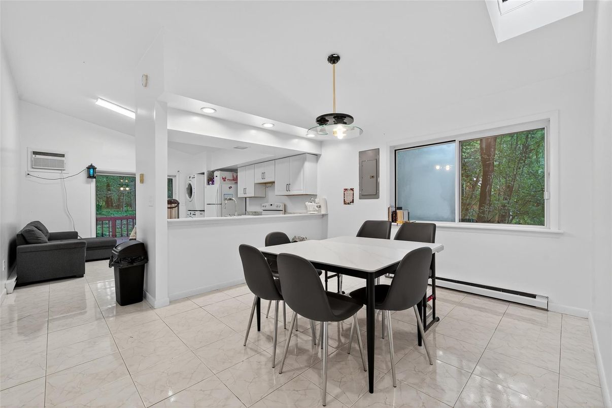 Dining room, Interior, Kitchen, Marble, Pendant Lights, Recessed Lighting