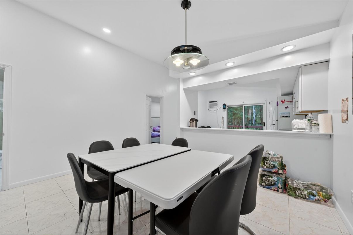 Dining room, Interior, Marble, Pendant Lights, Recessed Lighting