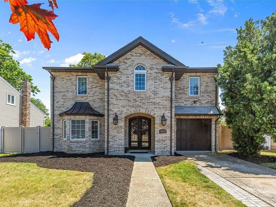 Attached, Exterior, Facade, Brick Facade, Brick Traditional