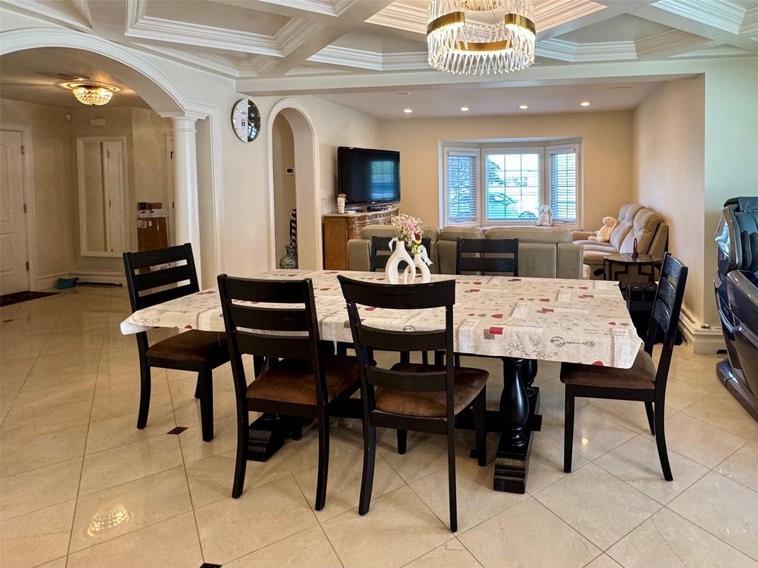 Chandelier, Dining room, Interior, Living room, Recessed Lighting