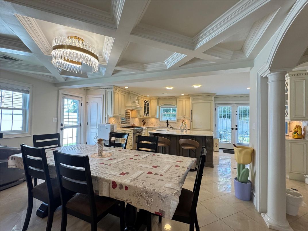 Chandelier, Dining room, Interior, Kitchen, Recessed Lighting