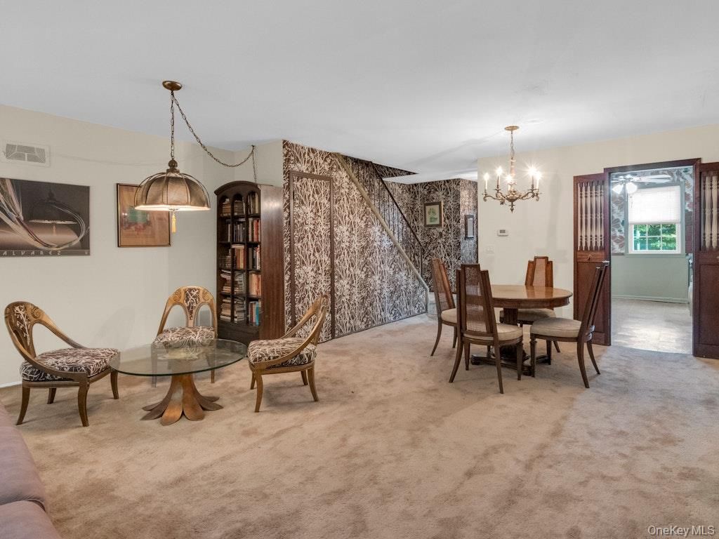 Chandelier, Dining room, Interior, Pendant Lights