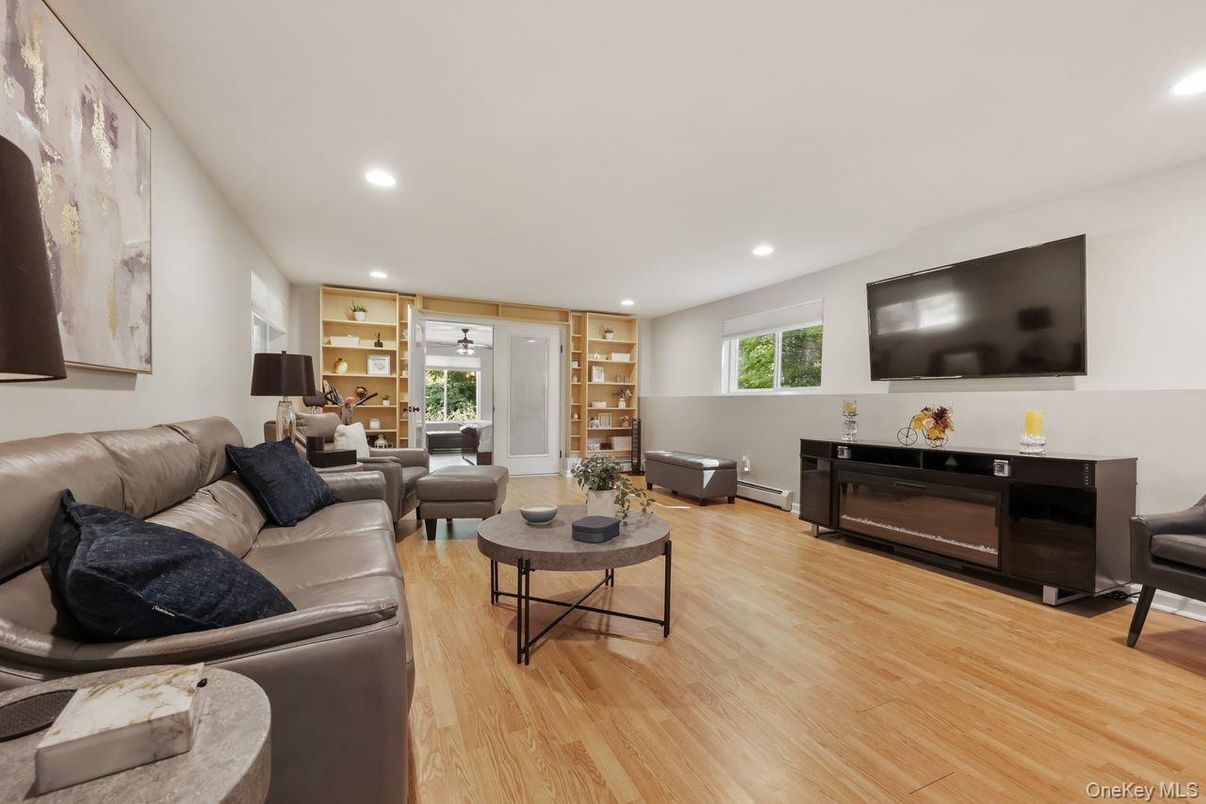 Interior, Living room, Recessed Lighting, Wood Texture Flooring