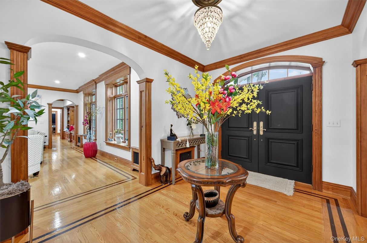 Chandelier, Interior, Recessed Lighting, Wood Texture Flooring