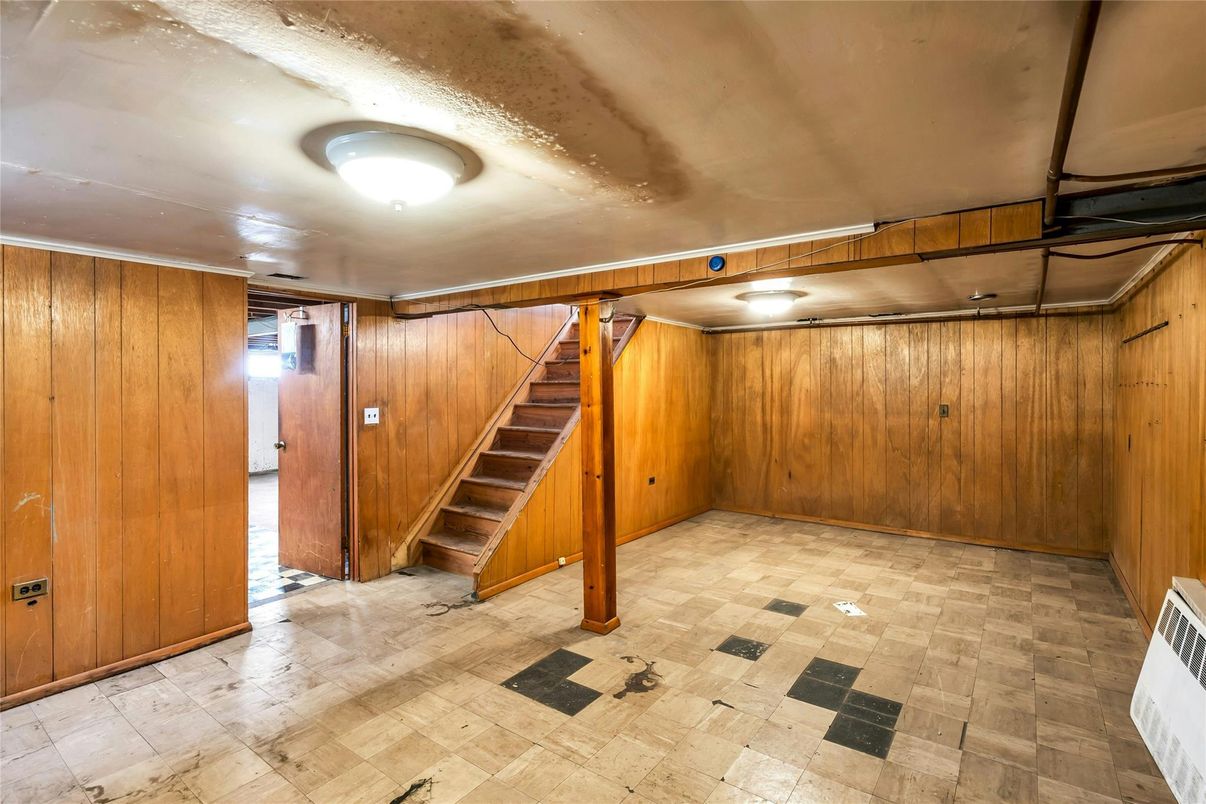 Interior, Wooden Walls