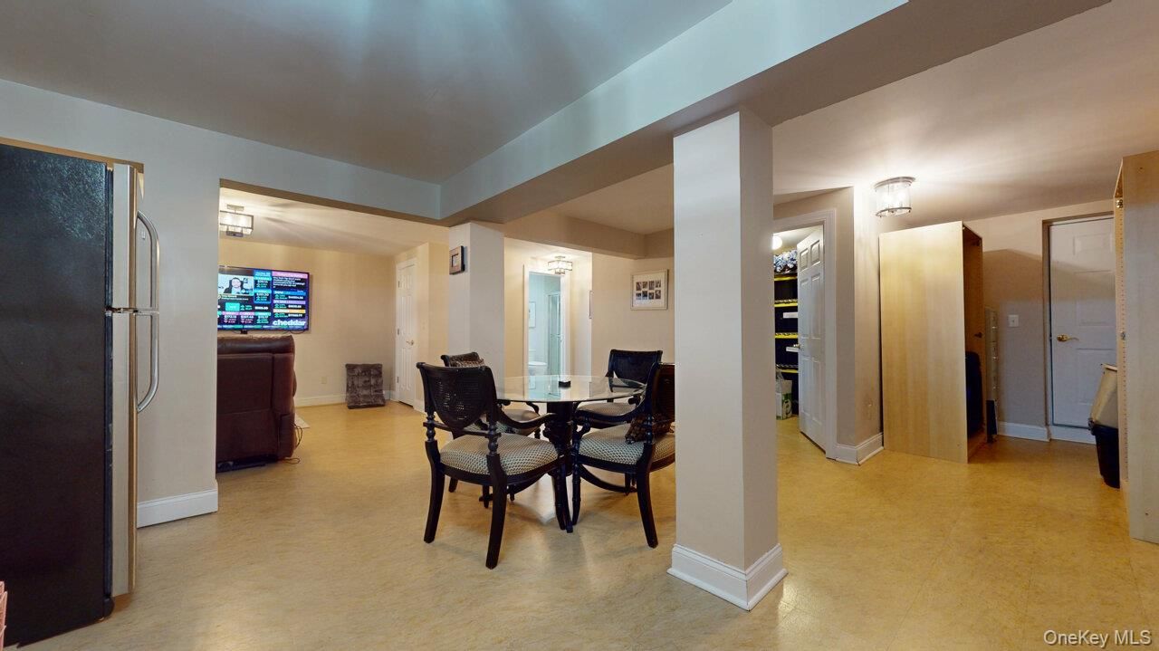 Dining room, Interior
