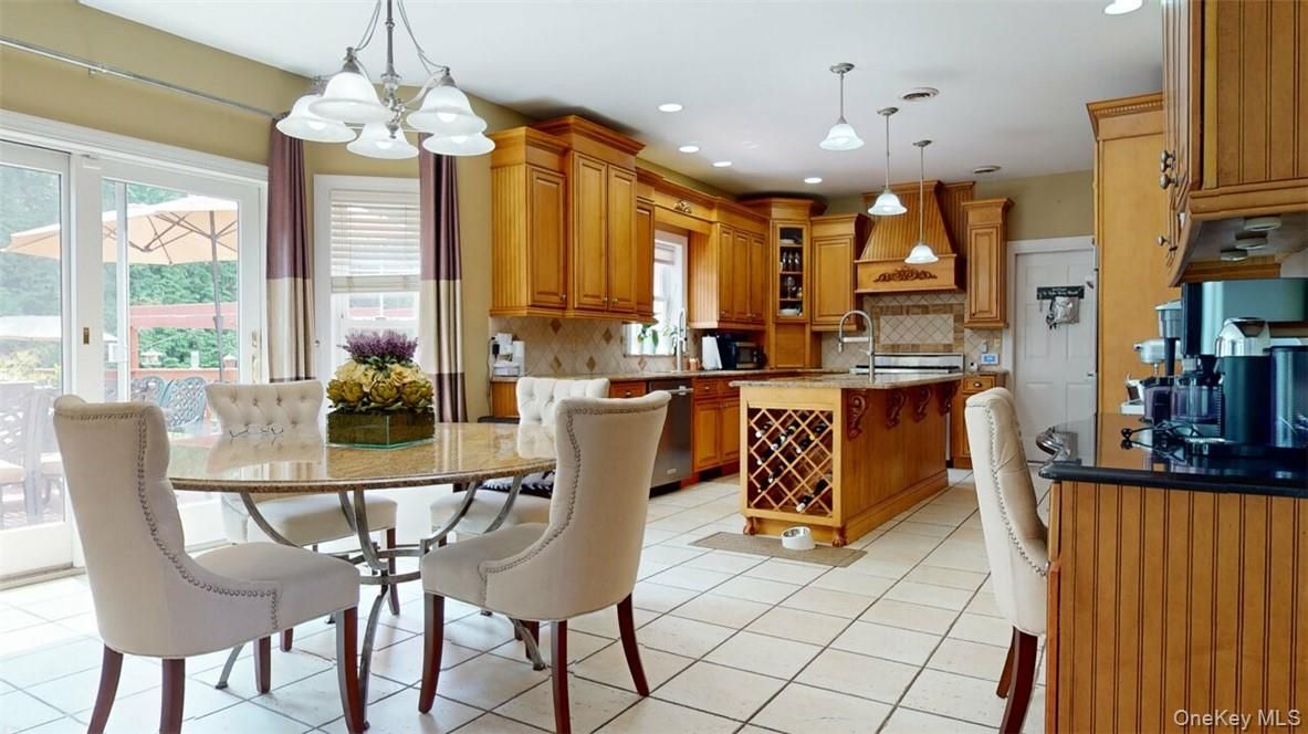Dining room, Interior, Kitchen, Pendant Lights, Recessed Lighting
