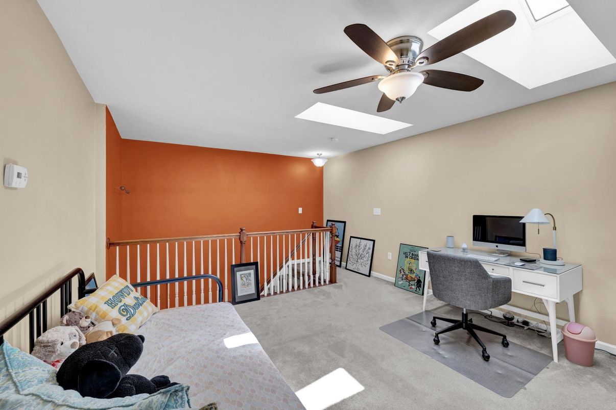 Home Office, Interior