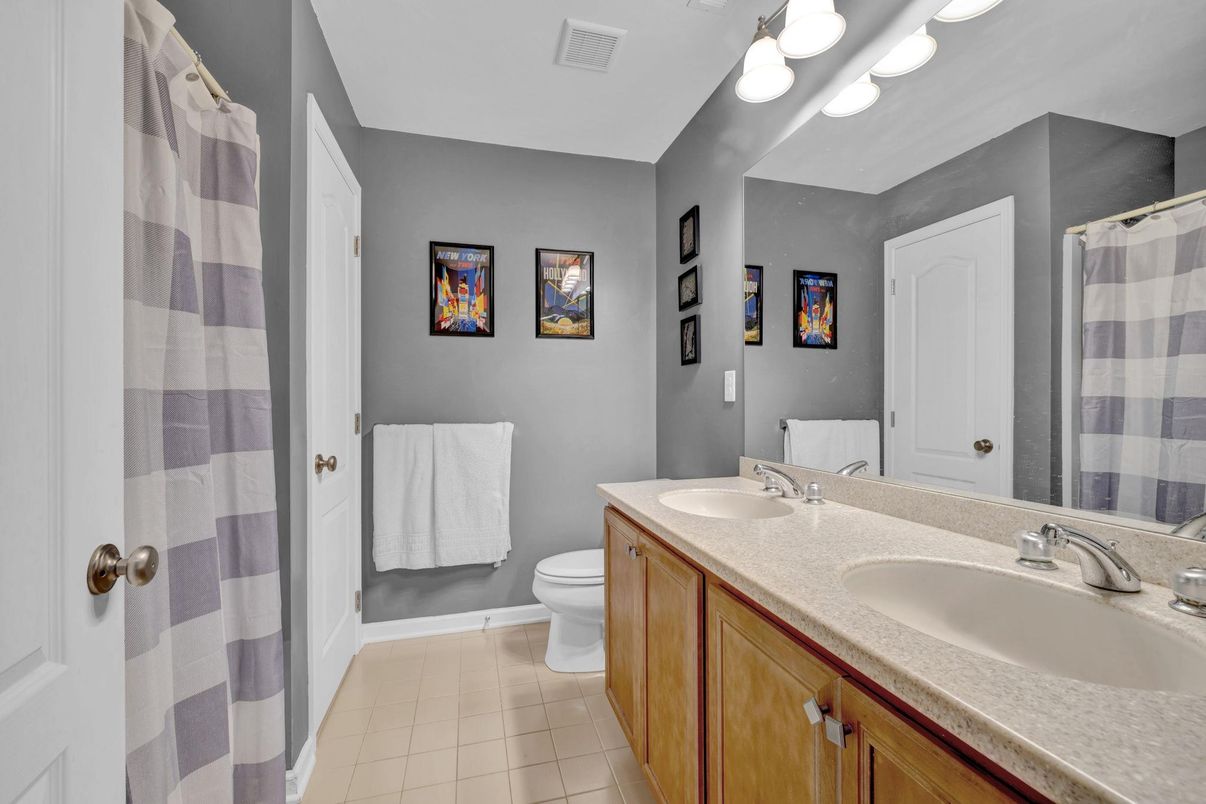 Bathroom, Dual Sink Vanities, Interior