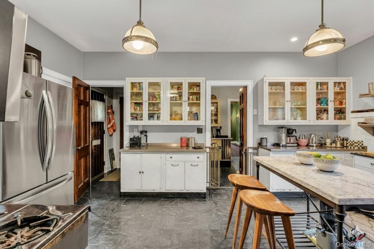 Interior, Kitchen, Pendant Lights, Recessed Lighting, Stainless Steel Appliances