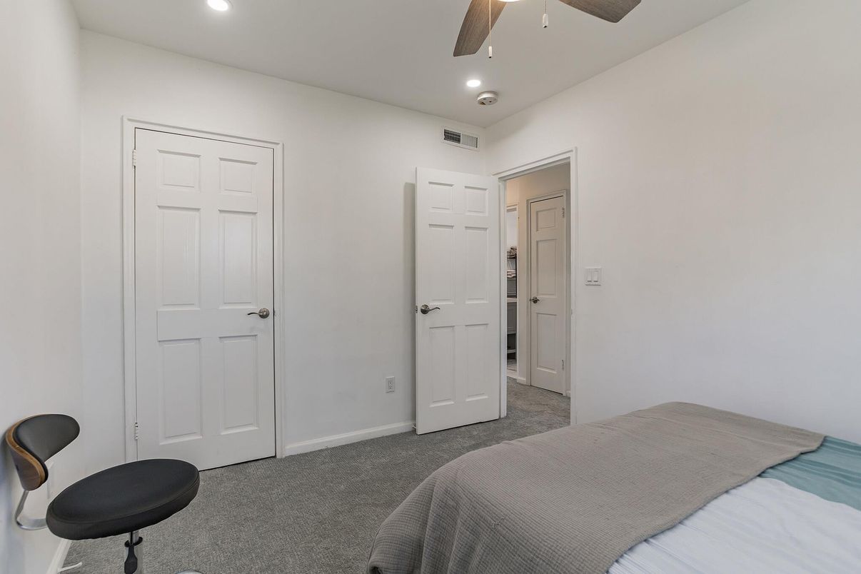 Bedroom, Interior, Recessed Lighting
