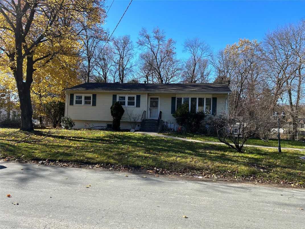 Exterior, Facade, Cape Cod