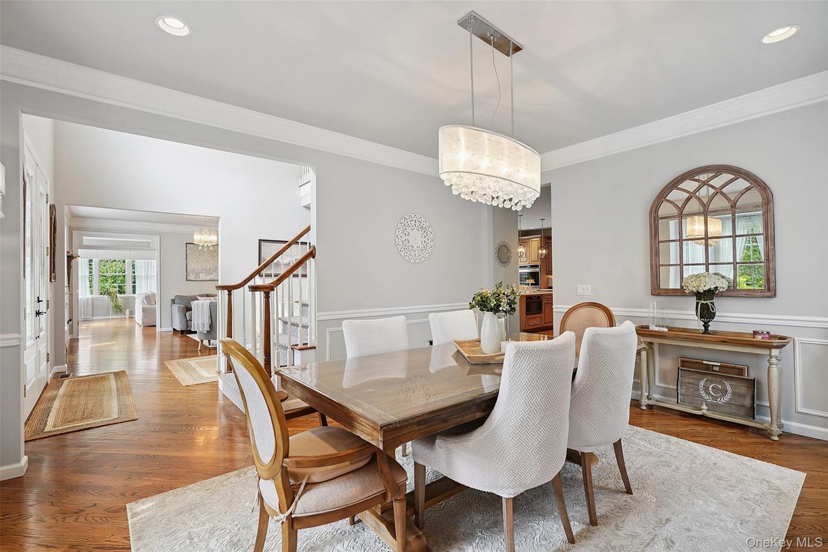 Chandelier, Dining room, Interior, Recessed Lighting, Wood Texture Flooring