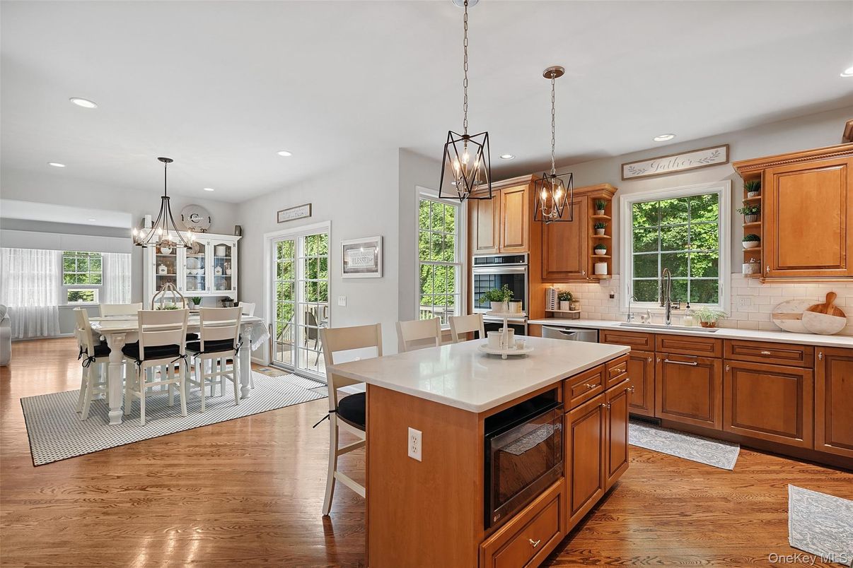 Chandelier, Dining room, Interior, Kitchen, Pendant Lights, Recessed Lighting, Wood Texture Flooring