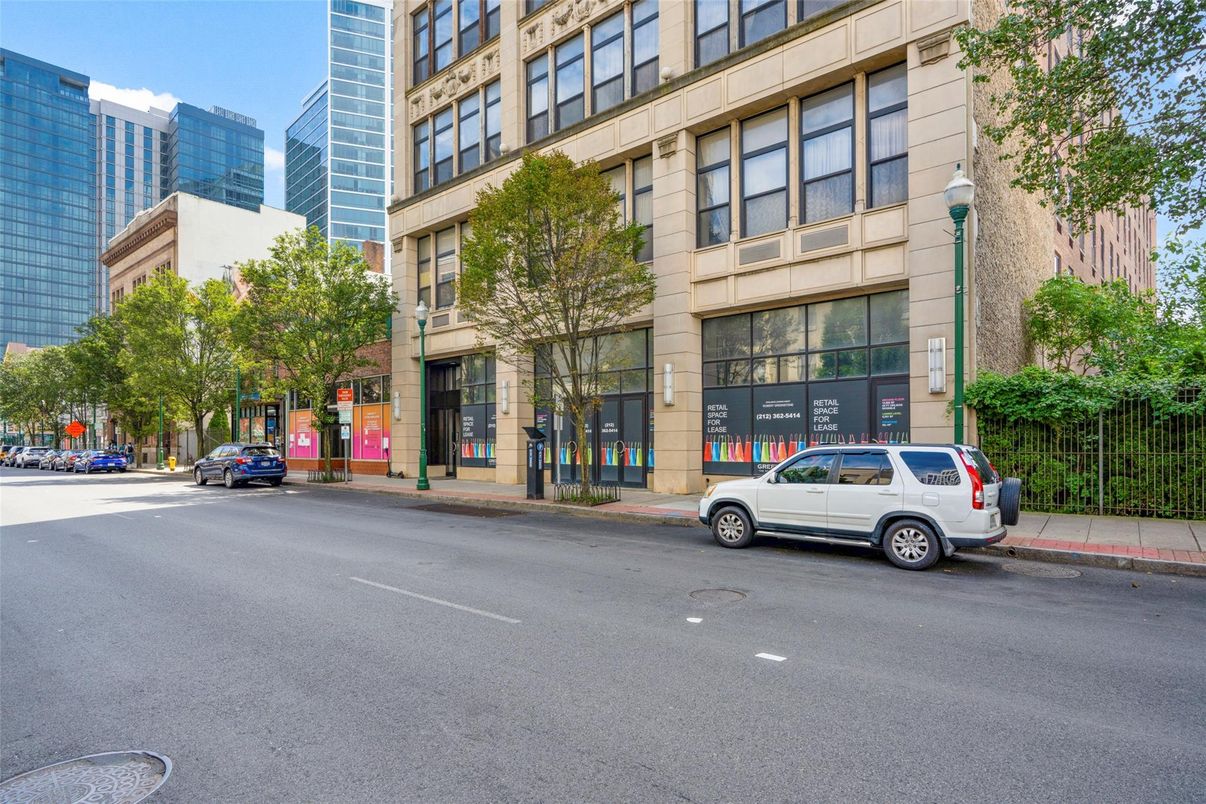 Exterior, Facade, Condo Building